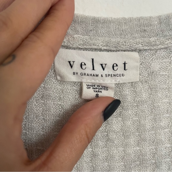 VELVET by Graham & Spencer Sweater - Picture 4 of 5